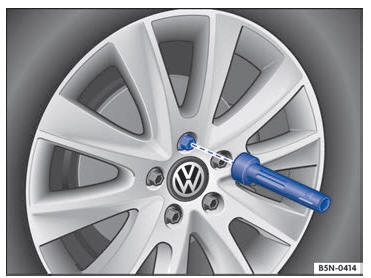 Volkswagen Golf. Cambiar una rueda