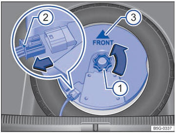 Volkswagen Golf. Subwoofer