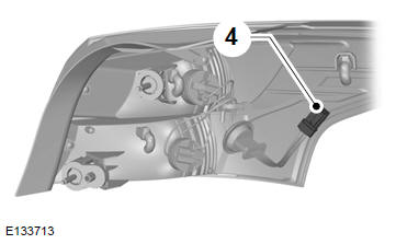 Ford Focus. Luz de freno, luz trasera y del indicador de dirección