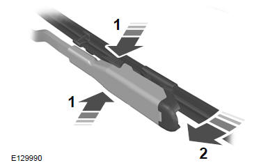 Ford Focus. Cambio de las hojas del limpiaparabrisas