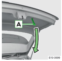 Skoda Octavia. Tapa del maletero - con funcionamiento manual